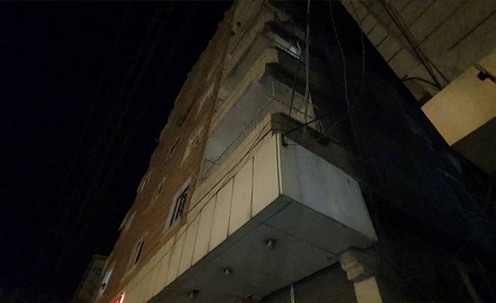 2'nci kattaki balkondan 'düşen' hamile kadın ağır yaralandı