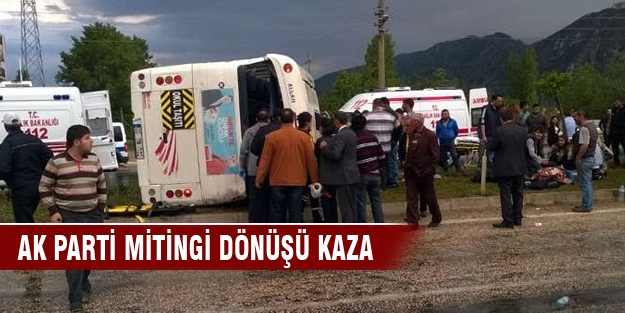 AK Parti mitingi dönüşü kaza! 18 yaralı