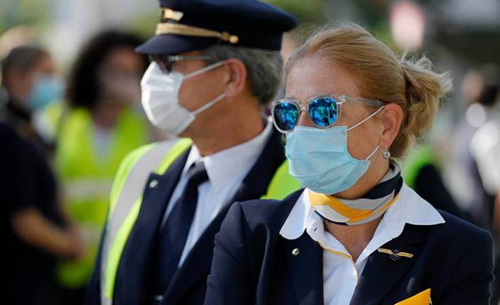 Almanya’da uçakta maske zorunluluğu kalktı