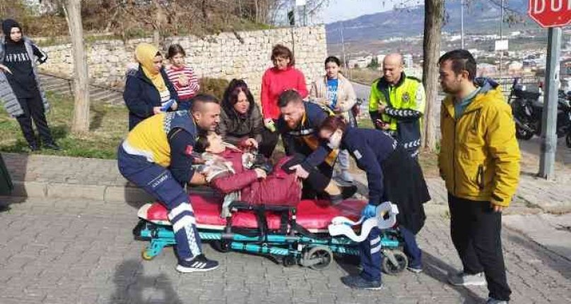 Bursa'da bir kadın yokuşta geri kayan minibüsten atladı!