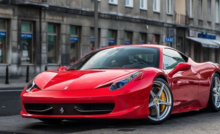 Ferrari, ABD'de satılan tüm arabalarını geri çağırmaya hazırlanıyor