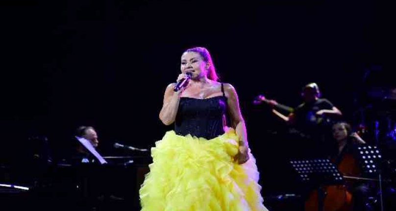 Şarkıcı Nilüfer'in TikTok isyanı: "Takipçim az"