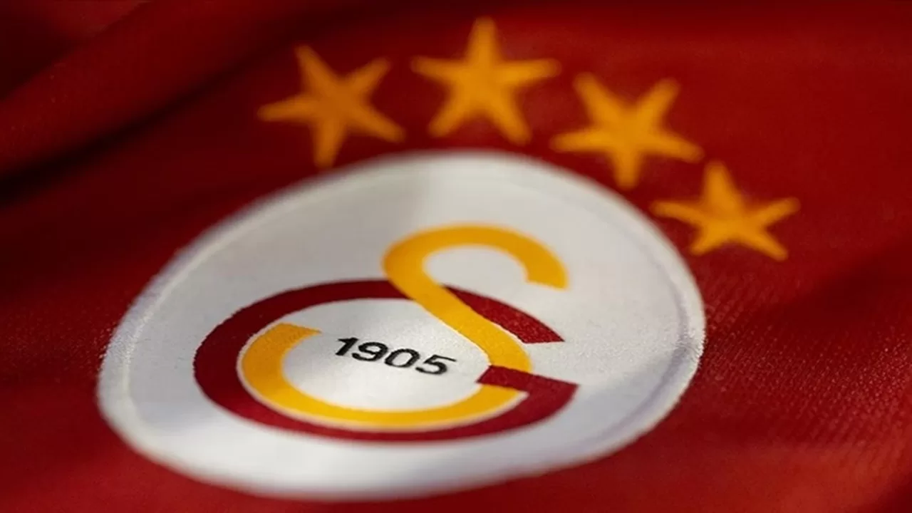 Stephane Aurier ve Carlos Vinicius Galatasaray’a Transfer Oldu